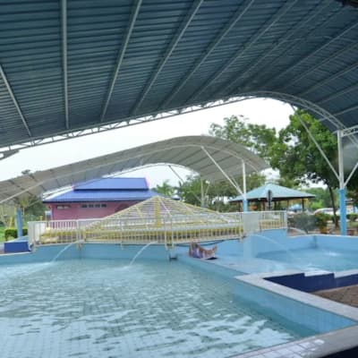 pusat rekreasi kolam air panas